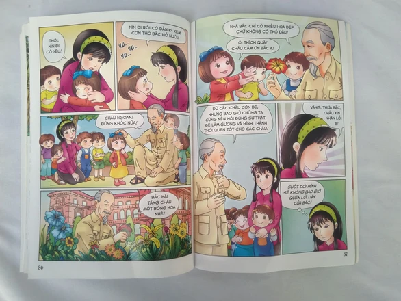 Láº§n Äáº§u tiÃªn phÃ¡t hÃ nh bá» truyá»n tranh mÃ u vá» BÃ¡c Há» - áº¢nh 2.