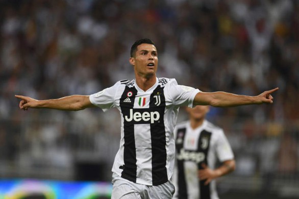 Giành giải cầu thủ hay nhất Serie A, Ronaldo tạo ra điều chưa từng có - Ảnh 1. Giành giải cầu thủ hay nhất Serie A, Ronaldo tạo ra điều chưa từng có - Ảnh 1.
