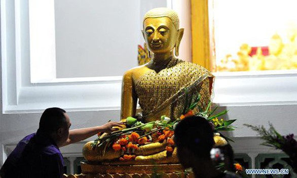 Phật tử nhiều nước thành kính tưởng niệm ngày Phật Đản - Ảnh 2. Phật tử nhiều nước thành kính tưởng niệm ngày Phật Đản - Ảnh 2.