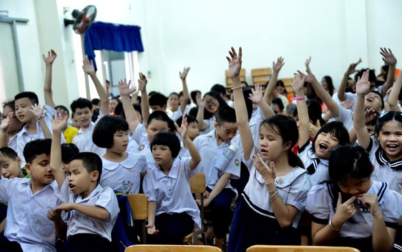 Hôm nay trường chúng ta làm tổng kết nhưng không có khách mời - Ảnh 4. Hôm nay trường chúng ta làm tổng kết nhưng không có khách mời - Ảnh 4.