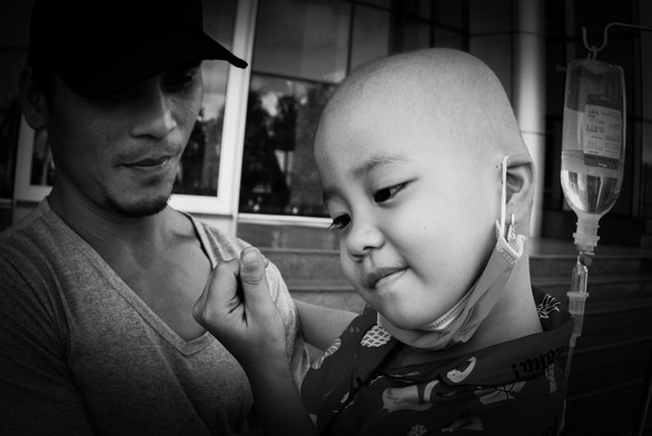 Người đi tìm nụ cười nơi cận kề cõi chết - Ảnh 8. Người đi tìm nụ cười nơi cận kề cõi chết - Ảnh 8.