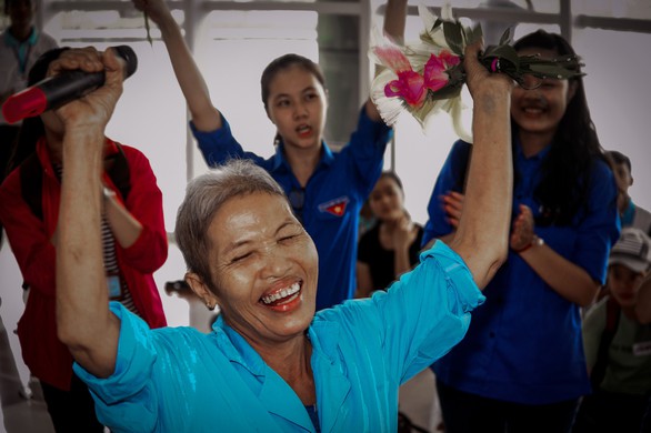 Người đi tìm nụ cười nơi cận kề cõi chết - Ảnh 5. Người đi tìm nụ cười nơi cận kề cõi chết - Ảnh 5.