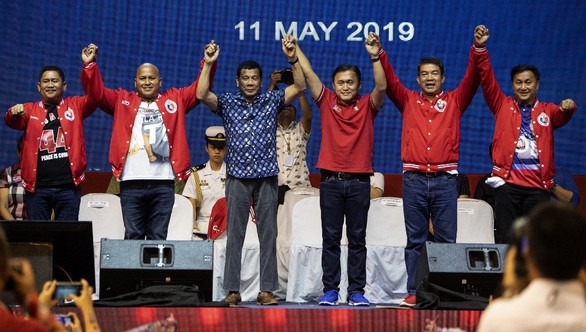 Bầu cử giữa kỳ Philippines: tường thành ngăn ông Duterte đã sập - Ảnh 1. Bầu cử giữa kỳ Philippines: tường thành ngăn ông Duterte đã sập - Ảnh 1.
