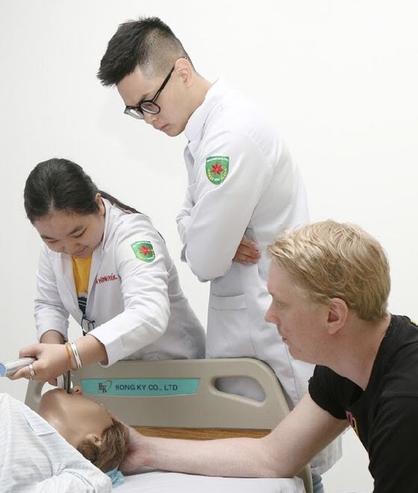 Đào tạo Y khoa song ngữ - Cơ hội để làm việc tại Hoa Kỳ - Ảnh 2. Đào tạo Y khoa song ngữ - Cơ hội để làm việc tại Hoa Kỳ - Ảnh 2.