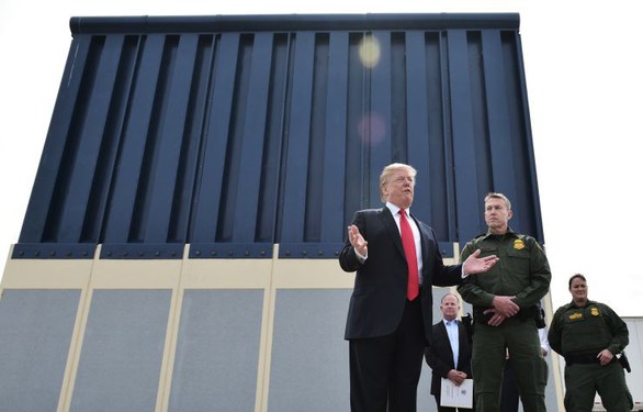 Tòa không cho ông Trump dùng tiền chính phủ xây tường biên giới - Ảnh 1. Tòa không cho ông Trump dùng tiền chính phủ xây tường biên giới - Ảnh 1.