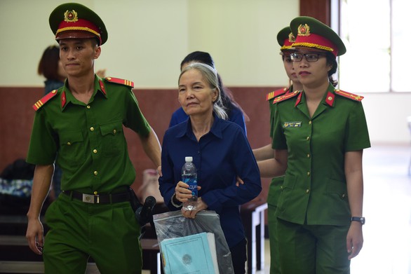 Vũ Nhôm khai thường mượn tiền của Trần Phương Bình - Ảnh 2. Vũ Nhôm khai thường mượn tiền của Trần Phương Bình - Ảnh 2.