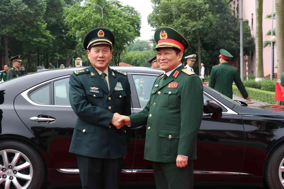 Bộ Quốc phòng Việt Nam và Trung Quốc ký kết nhiều văn bản hợp tác - Ảnh 1. Bộ Quốc phòng Việt Nam và Trung Quốc ký kết nhiều văn bản hợp tác - Ảnh 1.