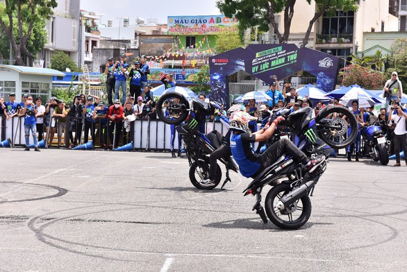 Exciter 150 phiên bản Monster Energy MotoGP: tăng tốc siêu tốc - Ảnh 2. Exciter 150 phiên bản Monster Energy MotoGP: tăng tốc siêu tốc - Ảnh 2.