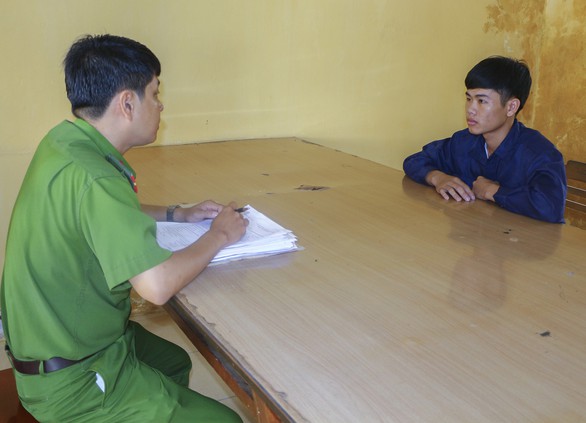 Bắt thanh niên quan hệ tình dục với bé gái dưới 16 tuổi - Ảnh 1. Bắt thanh niên quan hệ tình dục với bé gái dưới 16 tuổi - Ảnh 1.