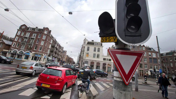 Bảo vệ môi trường, Amsterdam cấm xe chạy bằng xăng, dầu diesel - Ảnh 2.