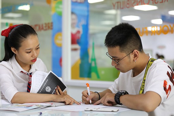 UEF hút thí sinh trong ngày đầu nhận hồ sơ xét tuyển học bạ - Ảnh 1. UEF hút thí sinh trong ngày đầu nhận hồ sơ xét tuyển học bạ - Ảnh 1.