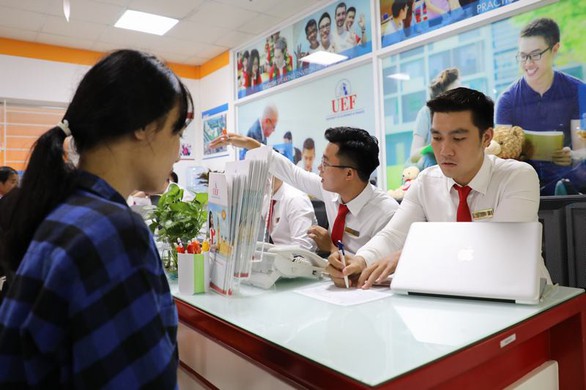 UEF hút thí sinh trong ngày đầu nhận hồ sơ xét tuyển học bạ - Ảnh 2. UEF hút thí sinh trong ngày đầu nhận hồ sơ xét tuyển học bạ - Ảnh 2.