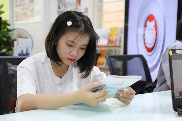 UEF hút thí sinh trong ngày đầu nhận hồ sơ xét tuyển học bạ - Ảnh 3. UEF hút thí sinh trong ngày đầu nhận hồ sơ xét tuyển học bạ - Ảnh 3.