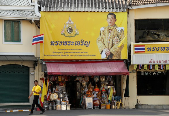 Vua Thái Vajiralongkorn sở hữu khối tài sản hơn 30 tỉ USD - Ảnh 2. Vua Thái Vajiralongkorn sở hữu khối tài sản hơn 30 tỉ USD - Ảnh 2.