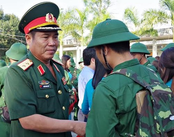 Tư lệnh Quân khu 9 Nguyễn Hoàng Thủy bị cảnh cáo - Ảnh 1. Tư lệnh Quân khu 9 Nguyễn Hoàng Thủy bị cảnh cáo - Ảnh 1.