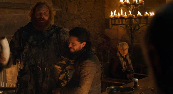 Khó tin: Game of Thrones để quên ly cà phê thế kỷ 21 vào phim - Ảnh 1. Khó tin: Game of Thrones để quên ly cà phê thế kỷ 21 vào phim - Ảnh 1.