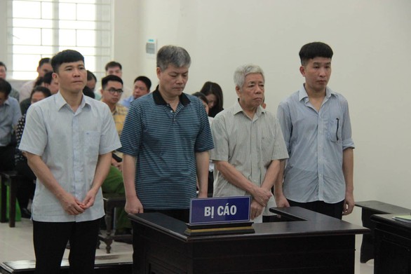 Nguyên chủ tịch Vinashin Nguyễn Ngọc Sự lãnh 13 năm tù - Ảnh 1. Nguyên chủ tịch Vinashin Nguyễn Ngọc Sự lãnh 13 năm tù - Ảnh 1.