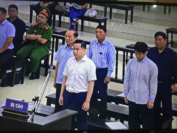 Vũ nhôm và hai cựu thứ trưởng bị y án, cựu tướng tình báo được giảm án - Ảnh 2. Vũ nhôm và hai cựu thứ trưởng bị y án, cựu tướng tình báo được giảm án - Ảnh 2.