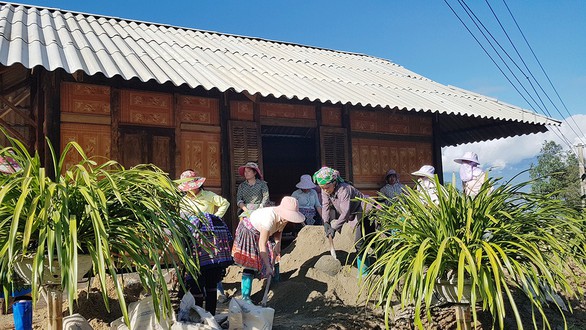 Phố Mông tuyệt đẹp trên núi Khun Há - Ảnh 3. Phố Mông tuyệt đẹp trên núi Khun Há - Ảnh 3.