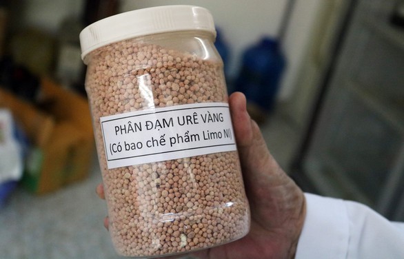 Giáo sư 83 tuổi ngày ngày hóa phép rác thành... tiền - Ảnh 3. Giáo sư 83 tuổi ngày ngày hóa phép rác thành... tiền - Ảnh 3.