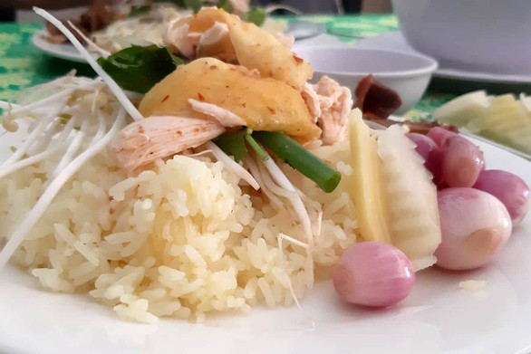 Chưa ăn cơm gà bà Luận, coi như chưa tới Quảng Nam - Ảnh 3. Chưa ăn cơm gà bà Luận, coi như chưa tới Quảng Nam - Ảnh 3.
