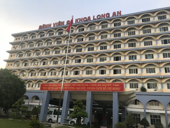 Thiếu bác sĩ, Long An vẫn dừng đào tạo bác sĩ theo địa chỉ sử dụng - Ảnh 1. Thiếu bác sĩ, Long An vẫn dừng đào tạo bác sĩ theo địa chỉ sử dụng - Ảnh 1.