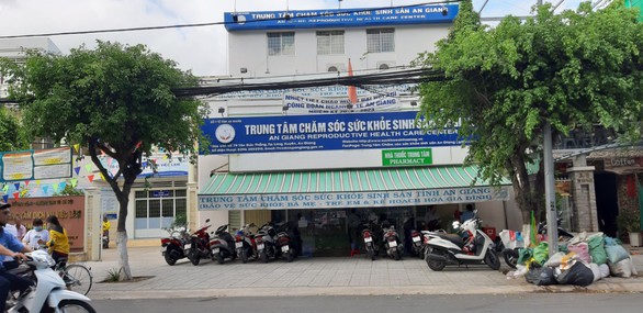 Giám đốc Trung tâm sức khỏe sinh sản An Giang bị kỷ luật - Ảnh 1. Giám đốc Trung tâm sức khỏe sinh sản An Giang bị kỷ luật - Ảnh 1.