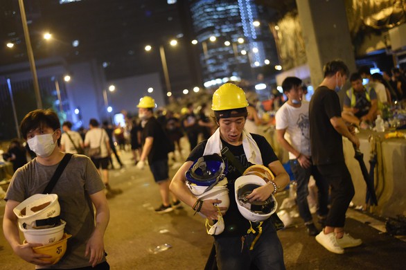 Hong Kong dần trở về nhịp sống bình thường sau những ngày hỗn loạn - Ảnh 9. Hong Kong dần trở về nhịp sống bình thường sau những ngày hỗn loạn - Ảnh 9.