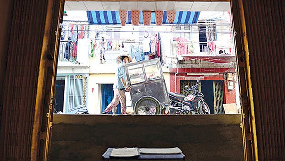 Tiền hỗ trợ nhà dân thấp hơn mặt đường đưa vào chi phí dự án - Ảnh 1. Tiền hỗ trợ nhà dân thấp hơn mặt đường đưa vào chi phí dự án - Ảnh 1.