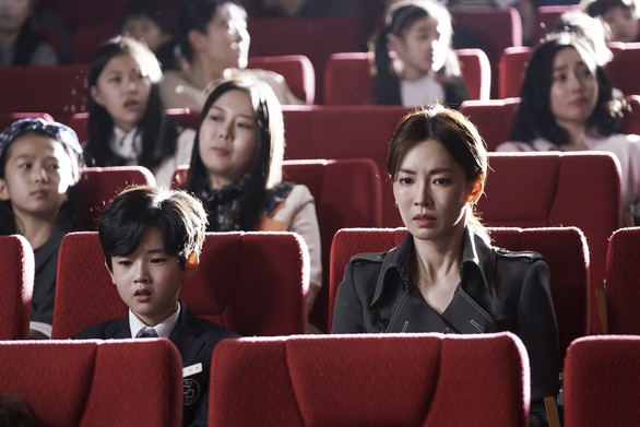 Kim So Yeon xinh đẹp và nguy hiểm trong Bí mật sau lưng mẹ - Ảnh 3. Kim So Yeon xinh đẹp và nguy hiểm trong Bí mật sau lưng mẹ - Ảnh 3.