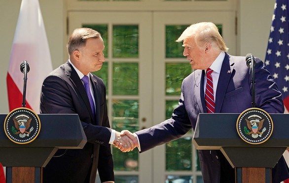 Bán hàng kiểu ông Trump - Ảnh 1. Bán hàng kiểu ông Trump - Ảnh 1.