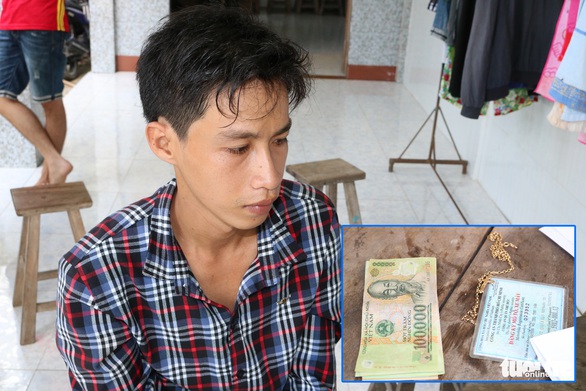Thanh niên đạp ngã xe, giật dây chuyền của phụ nữ đi chợ - Ảnh 1. Thanh niên đạp ngã xe, giật dây chuyền của phụ nữ đi chợ - Ảnh 1.