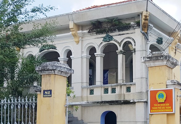 Viện KSND tối cao truy tố nguyên phó chánh án ra quyết định trái luật - Ảnh 1. Viện KSND tối cao truy tố nguyên phó chánh án ra quyết định trái luật - Ảnh 1.