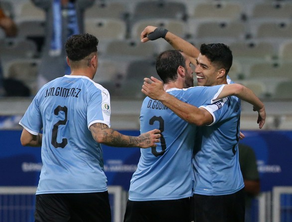 Cavani và Suarez lập công, Uruguay đè bẹp Ecuador 4-0 - Ảnh 1. Cavani và Suarez lập công, Uruguay đè bẹp Ecuador 4-0 - Ảnh 1.
