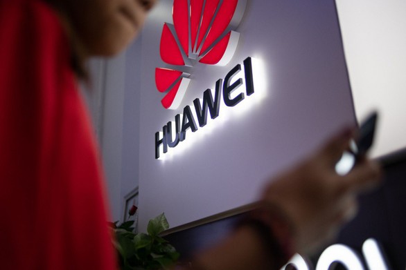 Chính quyền ông Trump tiếp tục chặn nguồn cung công nghệ với Huawei - Ảnh 1. Chính quyền ông Trump tiếp tục chặn nguồn cung công nghệ với Huawei - Ảnh 1.