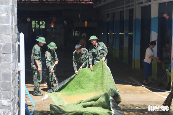 Sau mưa lớn, ngoại ô TP Bảo Lộc chìm trong biển nước - Ảnh 1. Sau mưa lớn, ngoại ô TP Bảo Lộc chìm trong biển nước - Ảnh 1.