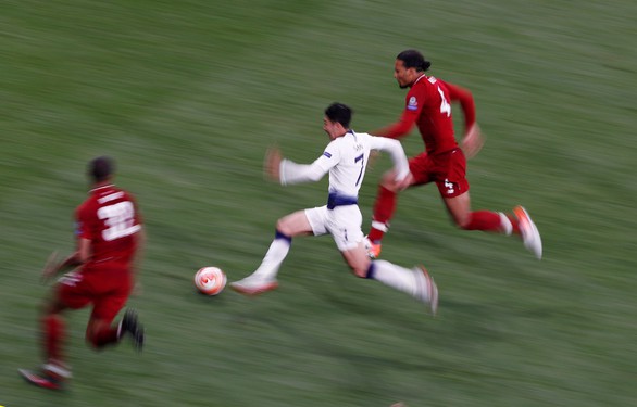 Son Heung Min bứt tốc thần sầu nhưng Van Dijk đã... phá thành công - Ảnh 2. Son Heung Min bứt tốc thần sầu nhưng Van Dijk đã... phá thành công - Ảnh 2.