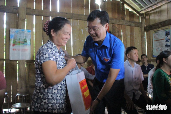 Mùa tình nguyện, mùa đóng góp sức trẻ cho bản làng, thôn xóm - Ảnh 4. Mùa tình nguyện, mùa đóng góp sức trẻ cho bản làng, thôn xóm - Ảnh 4.
