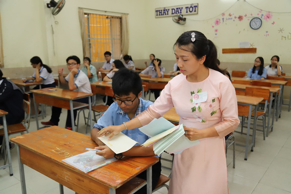 Gợi ý bài giải môn tiếng Anh thi lớp 10 TP.HCM - Ảnh 1. Gợi ý bài giải môn tiếng Anh thi lớp 10 TP.HCM - Ảnh 1.