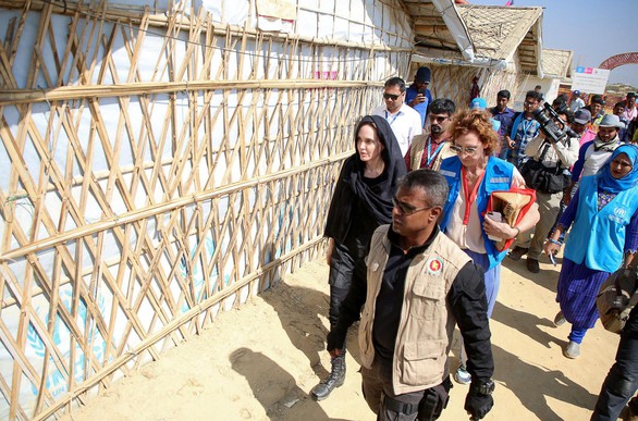 Angelina Jolie trở thành ‘nhà báo’ cho tạp chí Time - Ảnh 2. Angelina Jolie trở thành ‘nhà báo’ cho tạp chí Time - Ảnh 2.