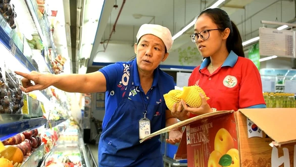 Một ngày làm nhân viên siêu thị - Ảnh 1. Một ngày làm nhân viên siêu thị - Ảnh 1.