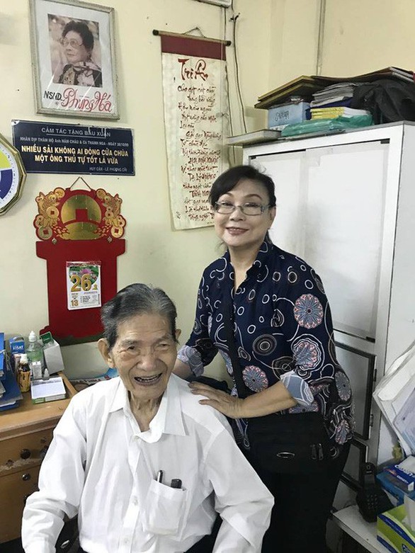 Vĩnh biệt ông bầu Xuân của đoàn Dạ Lý Hương - Ảnh 1. Vĩnh biệt ông bầu Xuân của đoàn Dạ Lý Hương - Ảnh 1.