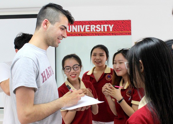 Sinh viên Đại học Quốc tế Sài Gòn giao lưu cùng sinh viên Đại học Harvard - Ảnh 1. Sinh viên Đại học Quốc tế Sài Gòn giao lưu cùng sinh viên Đại học Harvard - Ảnh 1.