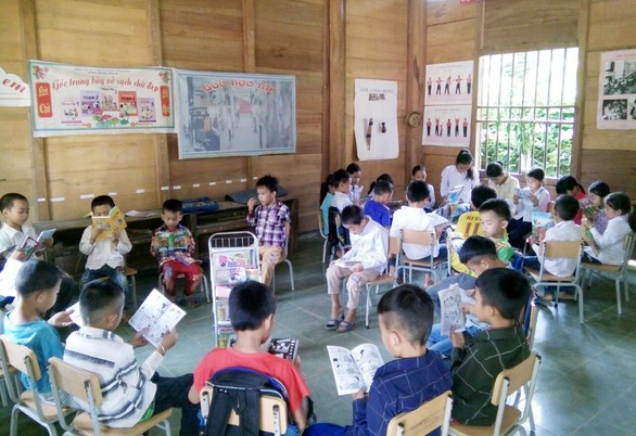 Thư viện mini ngày hè cho trẻ vùng núi - Ảnh 1. Thư viện mini ngày hè cho trẻ vùng núi - Ảnh 1.