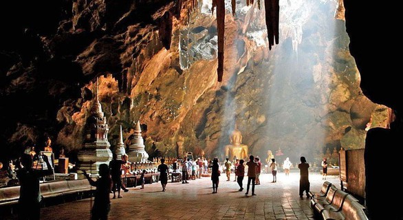 Cuộc giải cứu thần kỳ đưa hang Tham Luang vào bản đồ du lịch Thái Lan - Ảnh 2. Cuộc giải cứu thần kỳ đưa hang Tham Luang vào bản đồ du lịch Thái Lan - Ảnh 2.