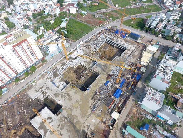 Dự án gần 1.300 căn hộ bị xử phạt do xây trái phép - Ảnh 2. Dự án gần 1.300 căn hộ bị xử phạt do xây trái phép - Ảnh 2.