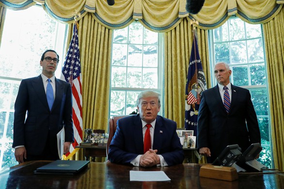 Tổng thống Trump áp thêm lệnh trừng phạt nặng Iran - Ảnh 1. Tổng thống Trump áp thêm lệnh trừng phạt nặng Iran - Ảnh 1.