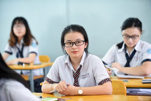 Hình ảnh thí sinh tươi tắn đi thi - Ảnh 15. Hình ảnh thí sinh tươi tắn đi thi - Ảnh 15.