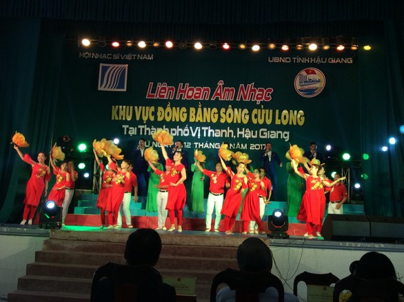 Liên hoan Âm nhạc khu vực Đồng bằng sông Cửu Long - Ảnh 1. Liên hoan Âm nhạc khu vực Đồng bằng sông Cửu Long - Ảnh 1.