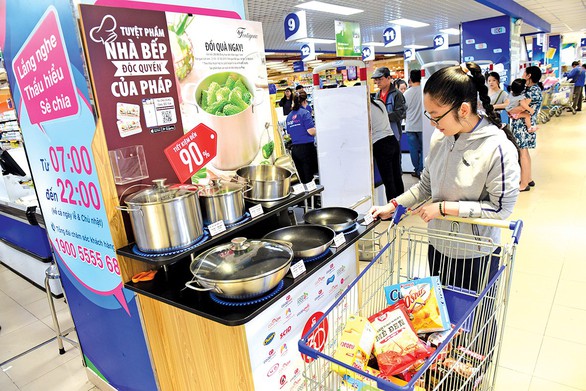 Đi siêu thị Co.opmart: An tâm mua hàng, nhận quà độc quyền cao cấp - Ảnh 1. Đi siêu thị Co.opmart: An tâm mua hàng, nhận quà độc quyền cao cấp - Ảnh 1.